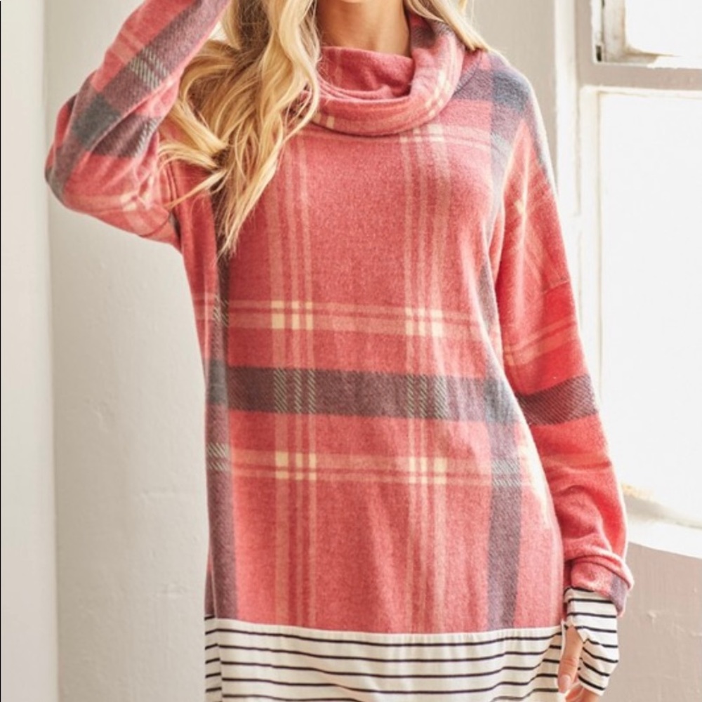 Super soft Plaid Cowl neck Tunic Small NWT